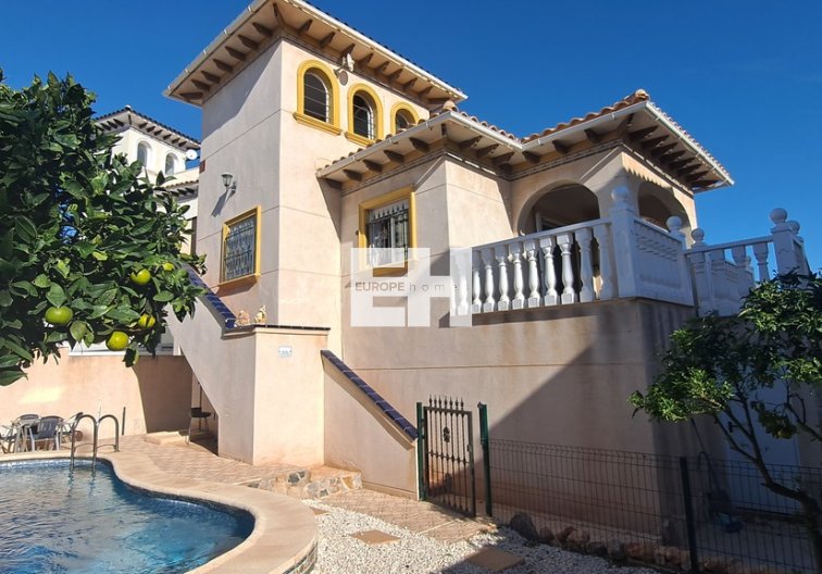 villa - Wiederverkauf - La Zenia - Costa Blanca