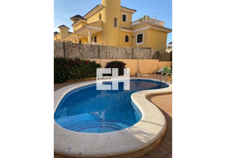 villa - Wiederverkauf - Orihuela Costa - Villamartín-las Filipinas