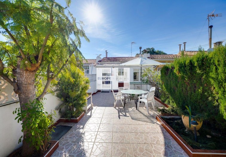 villa - Wiederverkauf - Torrevieja - Calas Blanca