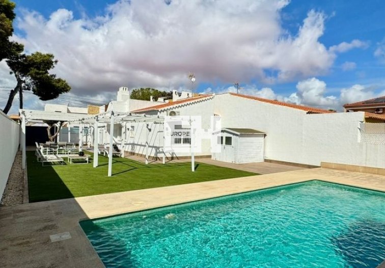 villa - Wiederverkauf - Torrevieja - Costa Blanca