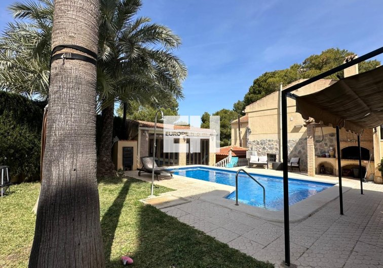 villa - Wiederverkauf - Torrevieja - Los Balcones - Los Altos Del Edén