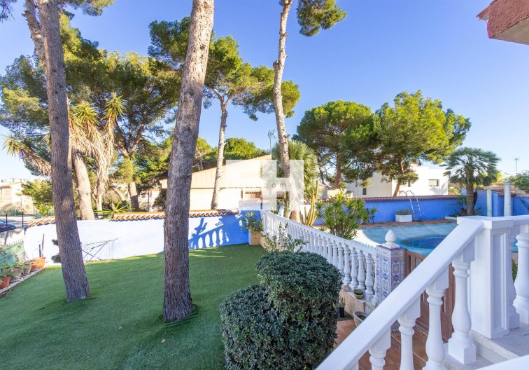villa - Wiederverkauf - Torrevieja - Los Balcones 
