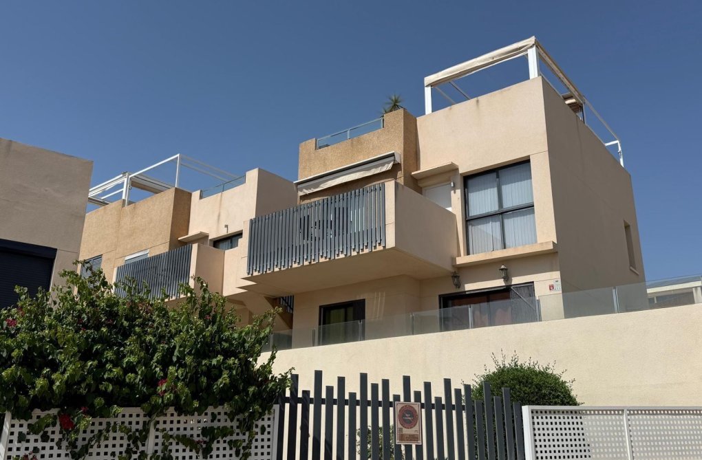 Wiederverkauf - Bungalow - Orihuela Costa - La Zenia
