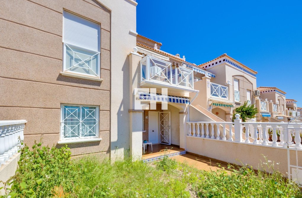 Wiederverkauf - Bungalow - Torrevieja - Aguas Nuevas 1