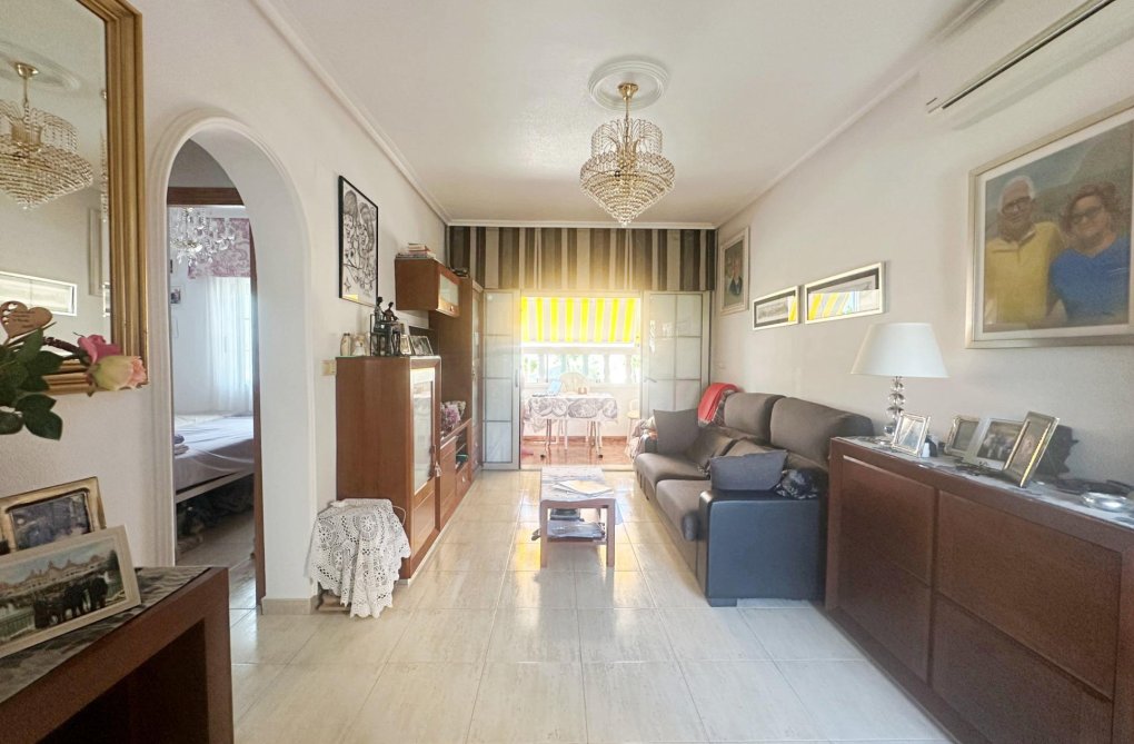 Wiederverkauf - Bungalow - Torrevieja - Aguas Nuevas