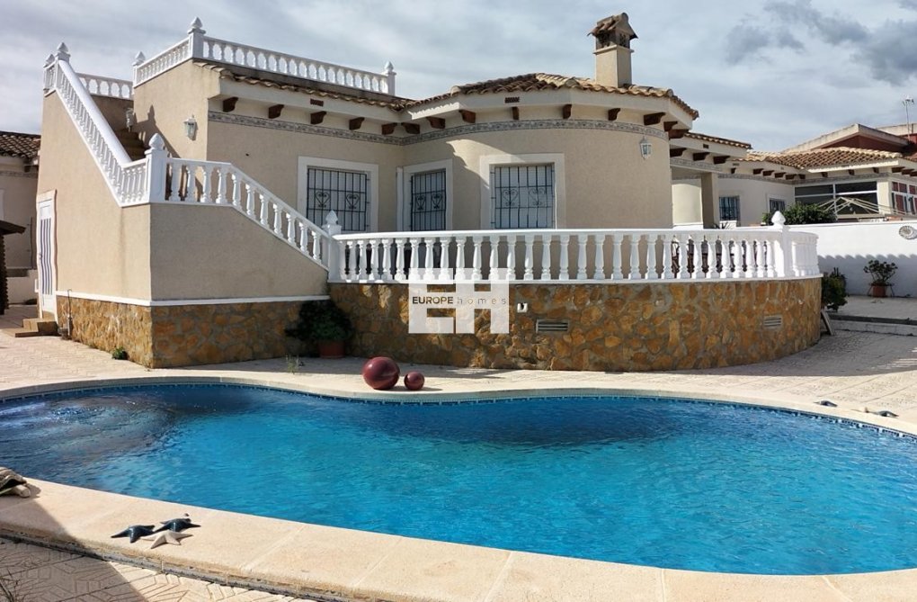 Wiederverkauf - Freistehende Villa - Bigastro