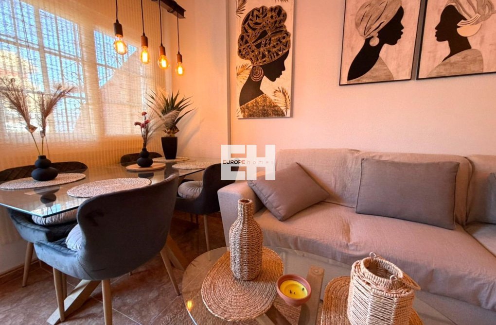 Wiederverkauf - Semi Detached - Orihuela Costa - Villamartín