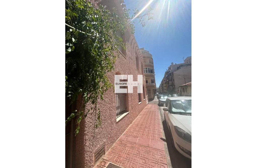 Wiederverkauf - town house - Torrevieja - Centro