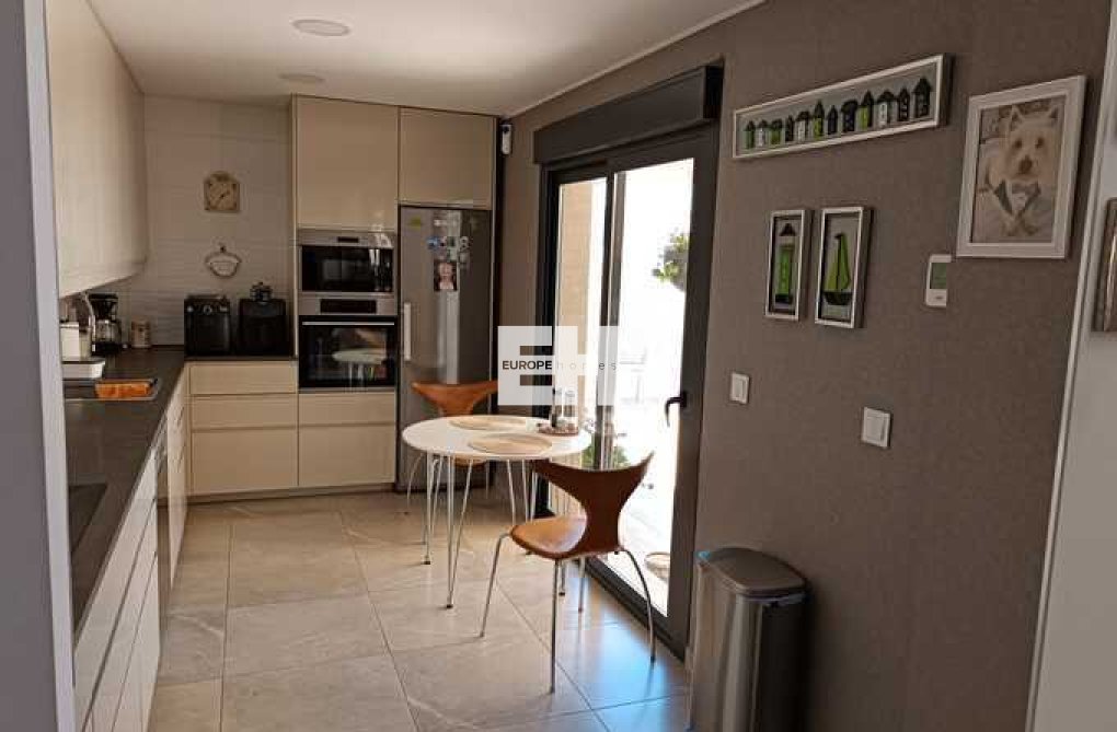 Wiederverkauf - villa - Daya Nueva - Costa Blanca