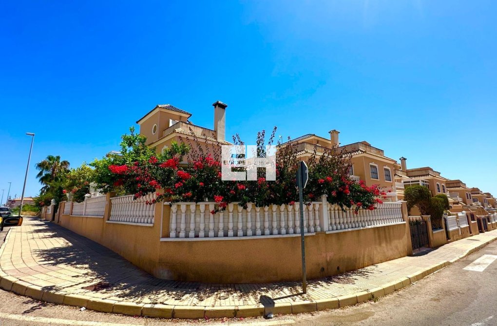 Wiederverkauf - villa - Orihuela Costa - La Regia