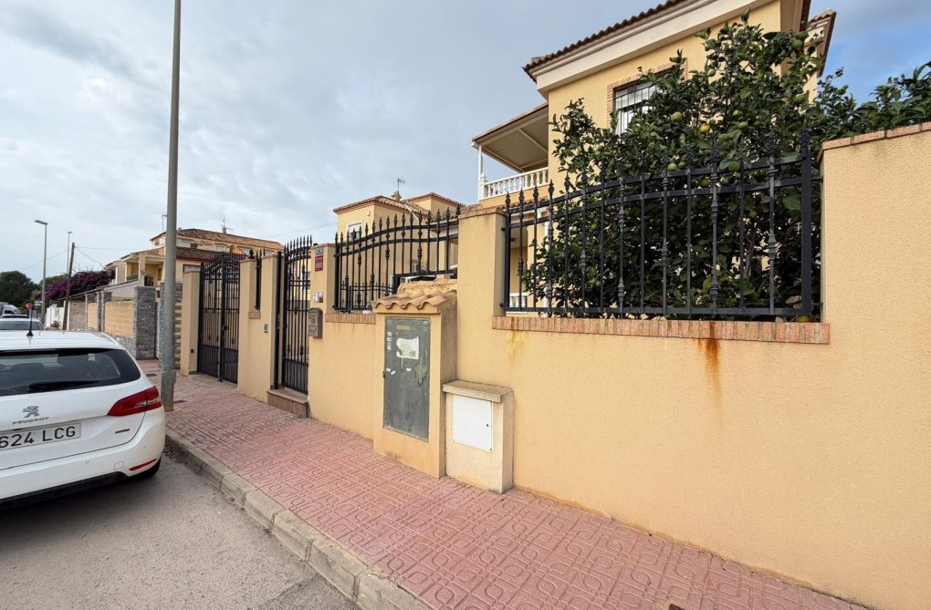 Wiederverkauf - villa - Orihuela Costa - Lomas De Don Juan