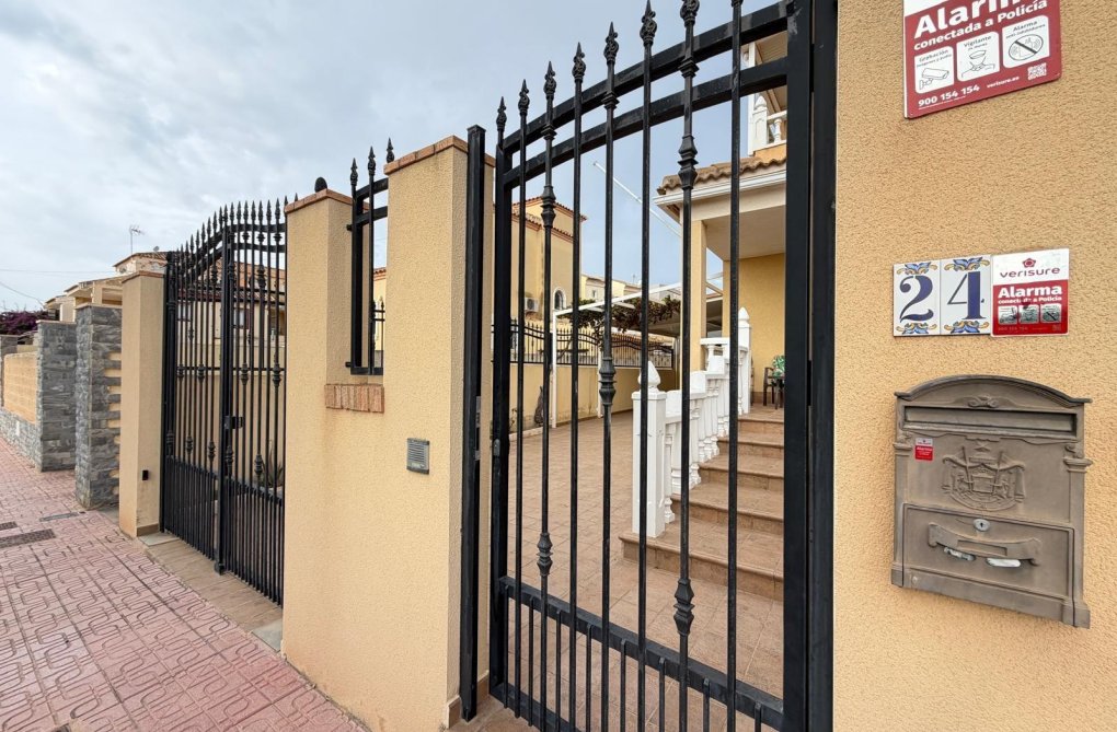 Wiederverkauf - villa - Orihuela Costa - Lomas De Don Juan