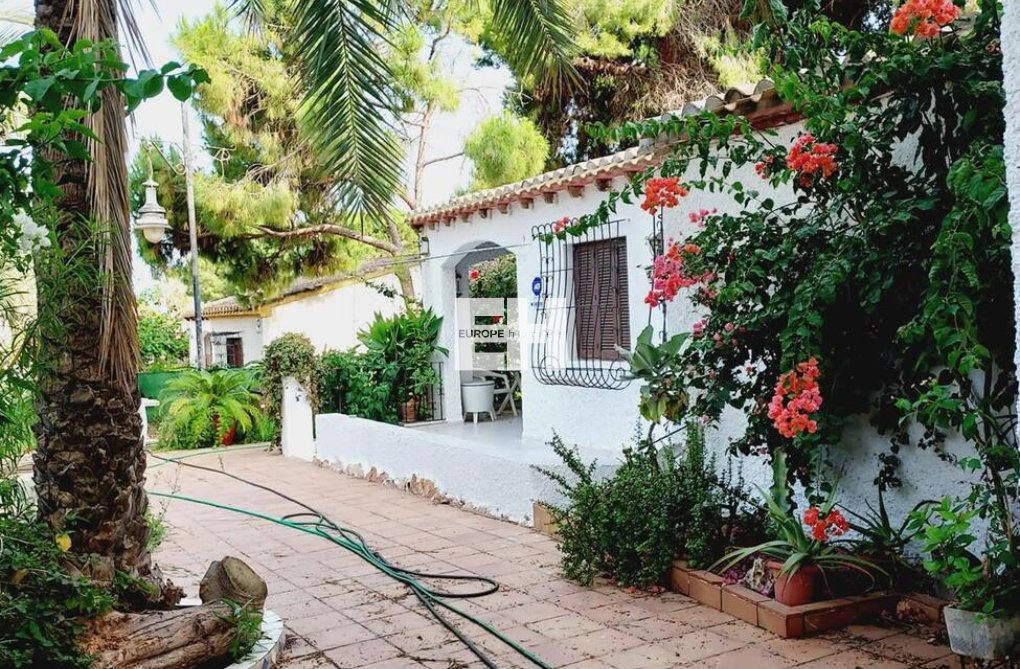 Wiederverkauf - villa - Orihuela Costa - Punta Prima