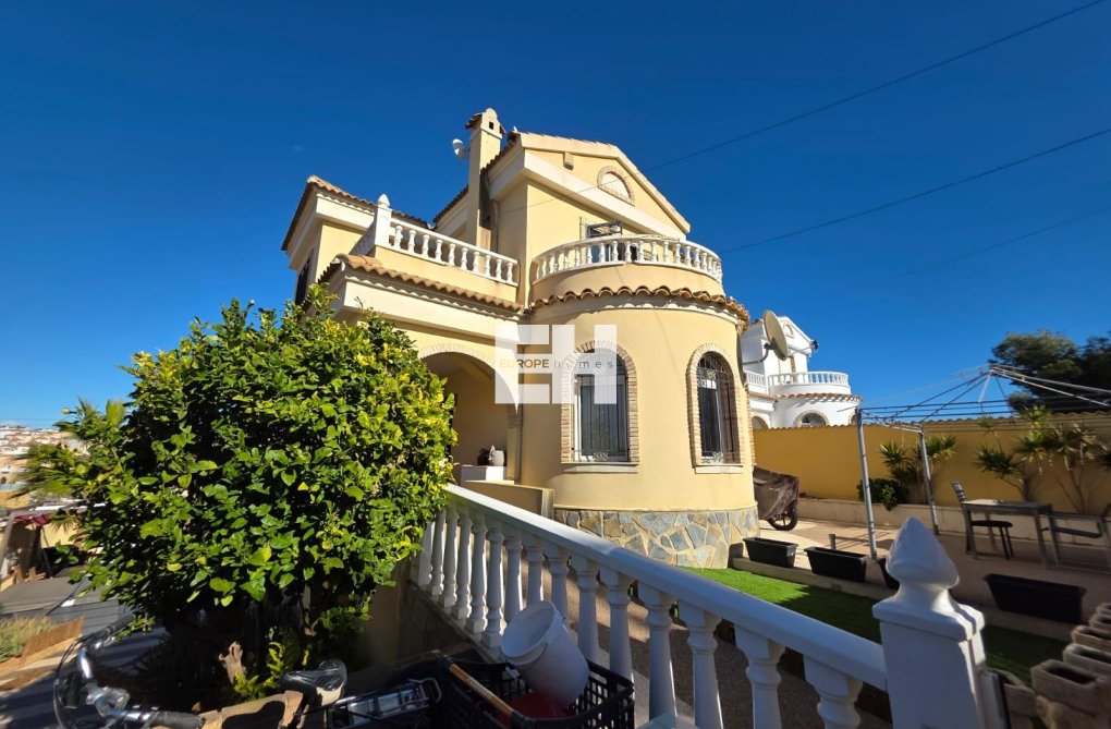 Wiederverkauf - villa - Orihuela Costa - Villamartín-las Filipinas