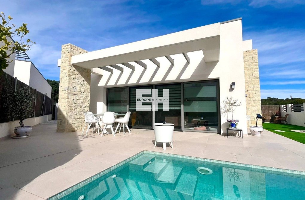 Wiederverkauf - villa - San Miguel de Salinas - Urbanizacion Blue Lagoon