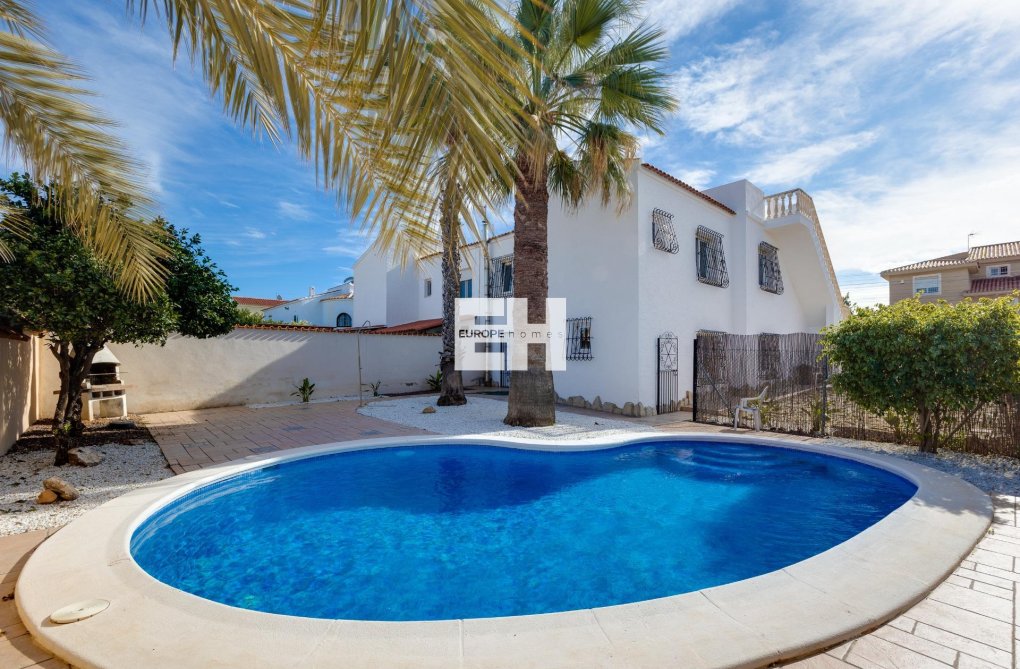 Wiederverkauf - villa - Torrevieja - La Siesta - El Salado - Torreta