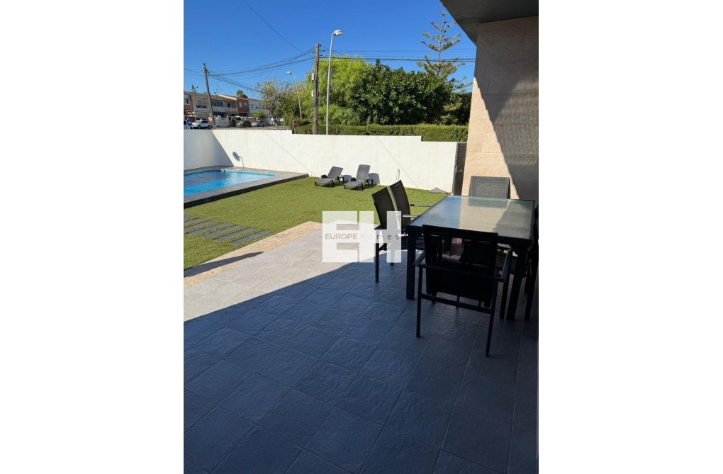 Wiederverkauf - villa - Torrevieja - Los Balcones - Los Altos Del Edén