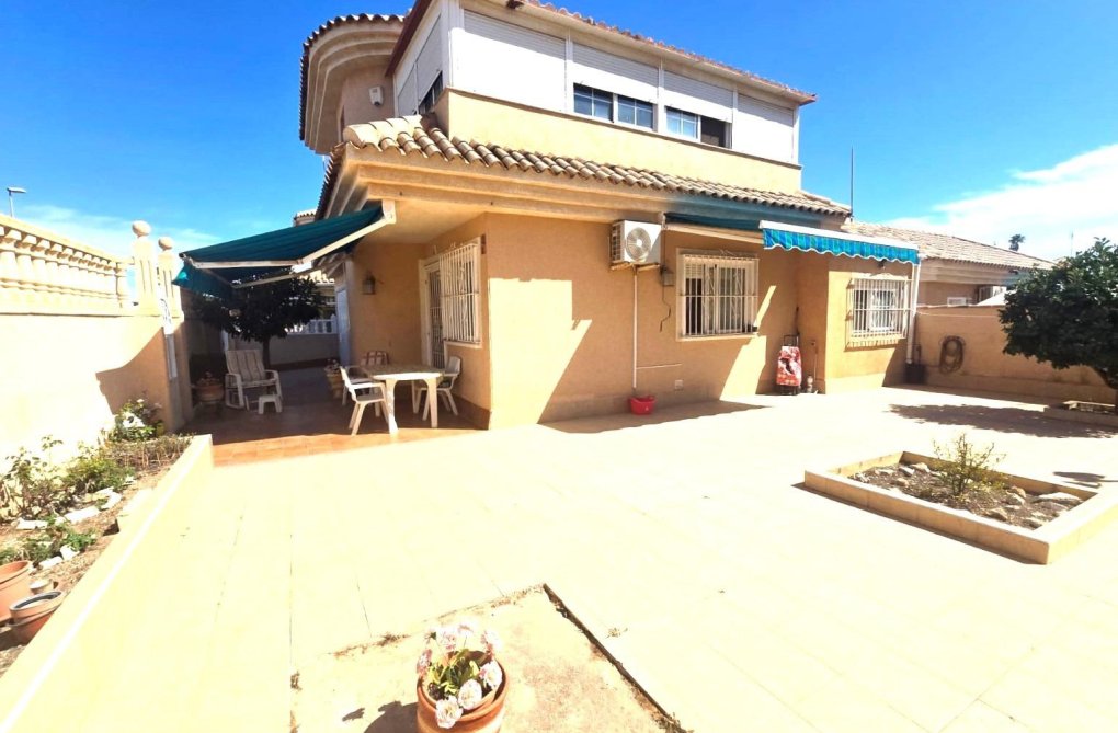 Wiederverkauf - villa - Torrevieja - Los Balcones - Los Altos Del Edén