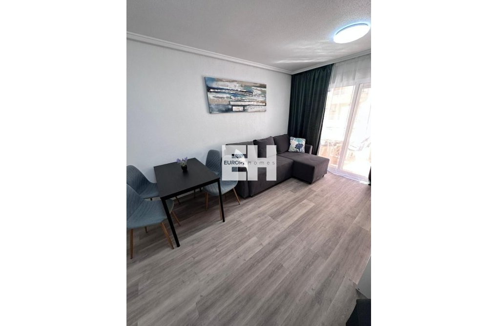 Wiederverkauf - Wohnung - Torrevieja - Centro - Muelle Pesquero