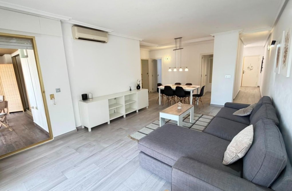 Wiederverkauf - Wohnung - Torrevieja - Centro - Muelle Pesquero