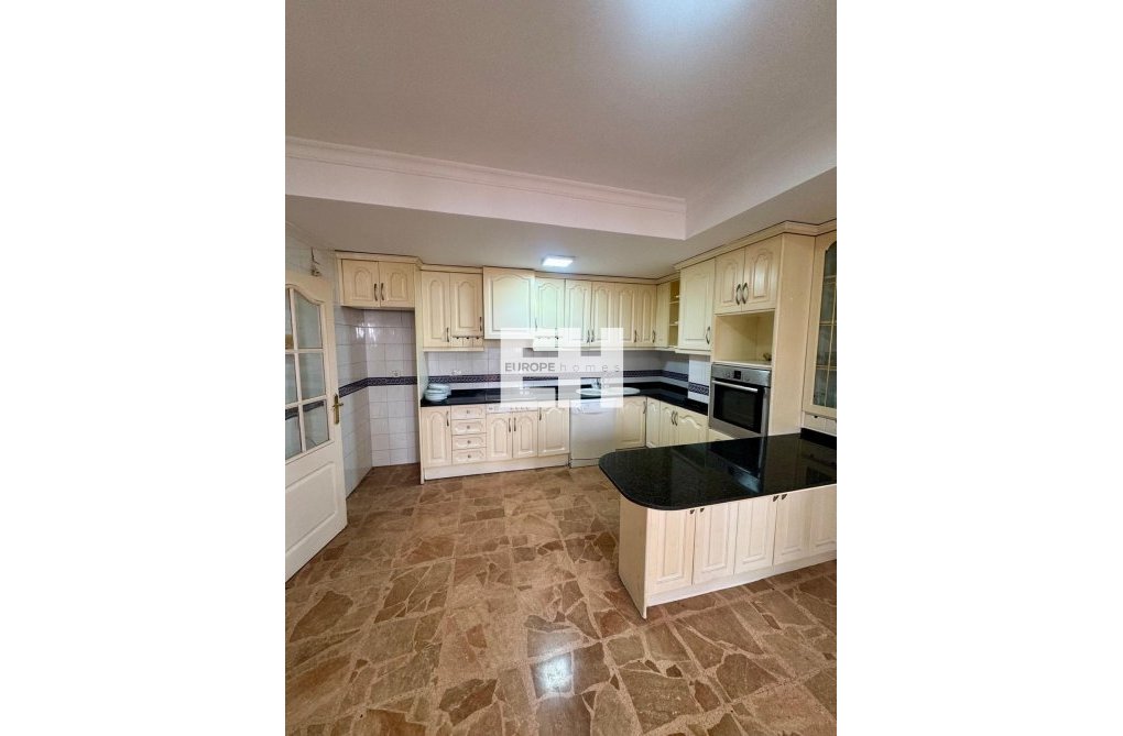 Wiederverkauf - Wohnung - Torrevieja - Centro