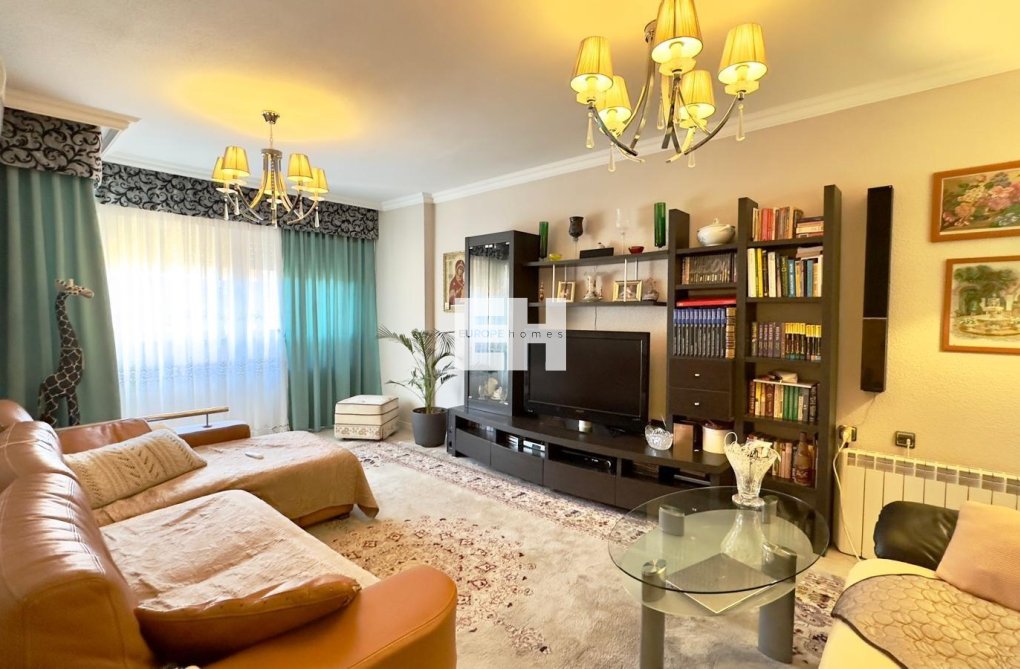 Wiederverkauf - Wohnung - Torrevieja - Centro
