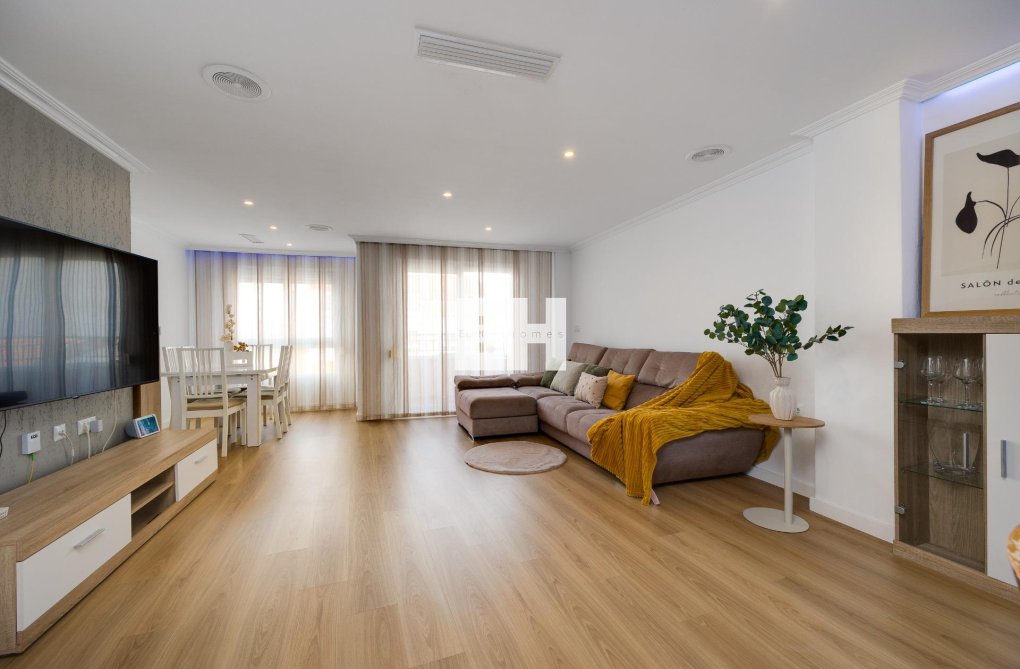Wiederverkauf - Wohnung - Torrevieja - Centro