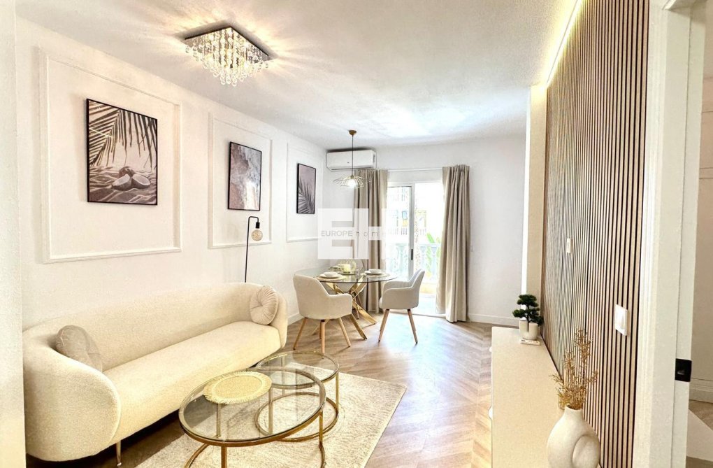 Wiederverkauf - Wohnung - Torrevieja - Centro