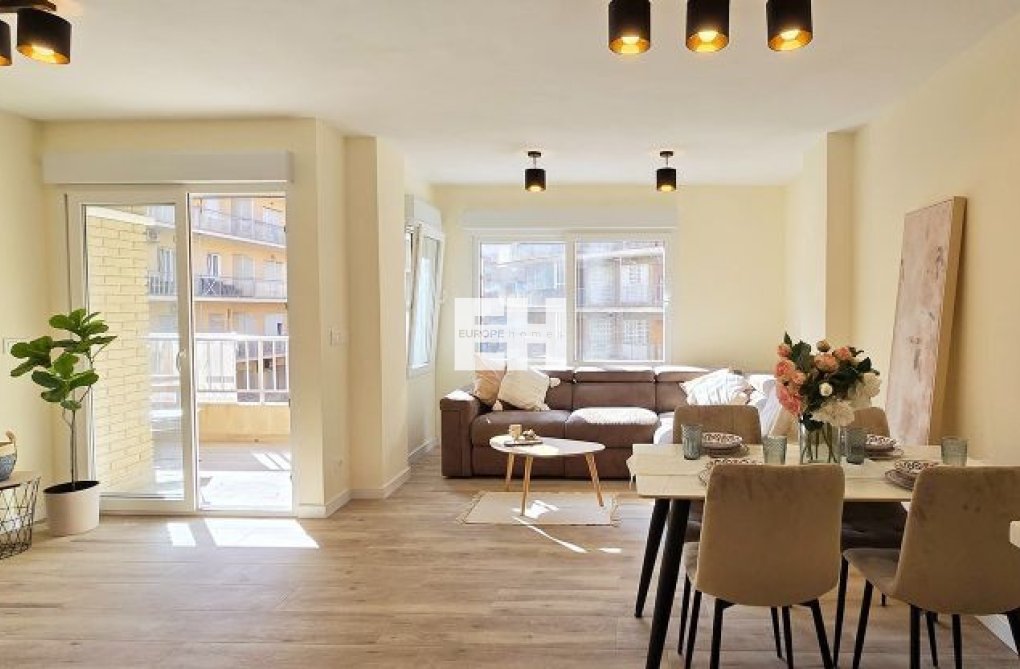 Wiederverkauf - Wohnung - Torrevieja - Centro