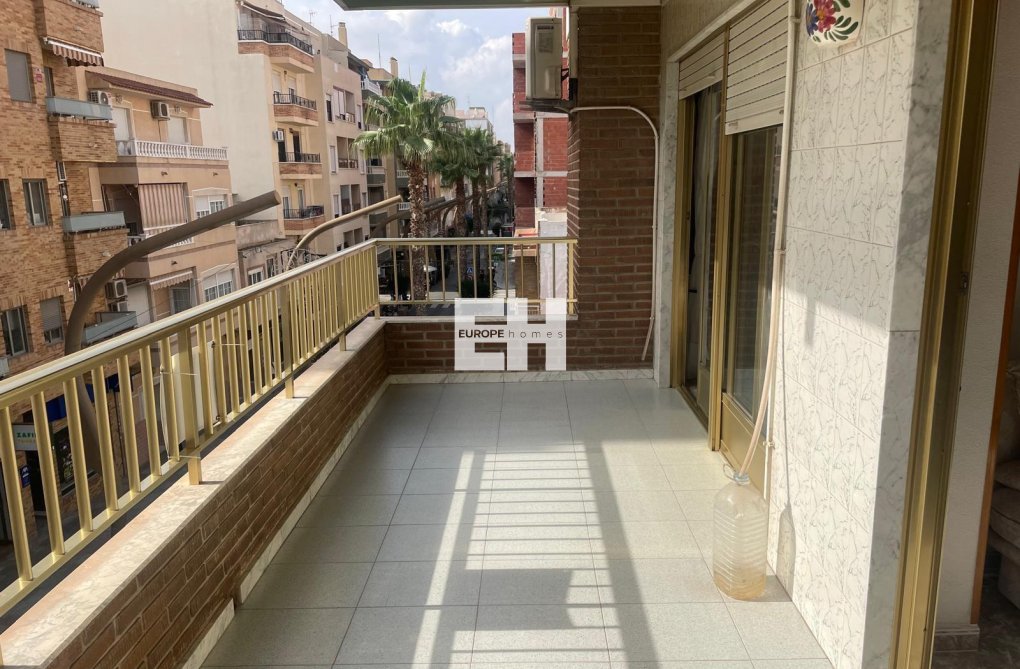 Wiederverkauf - Wohnung - Torrevieja - Centro