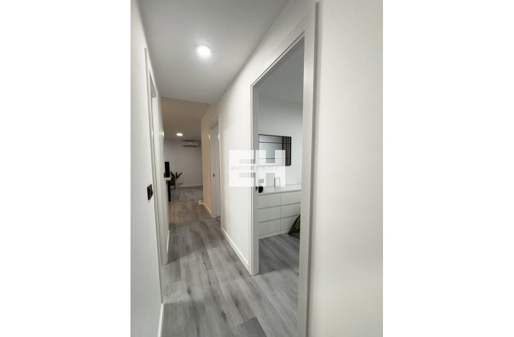 Wiederverkauf - Wohnung - Torrevieja - Centro