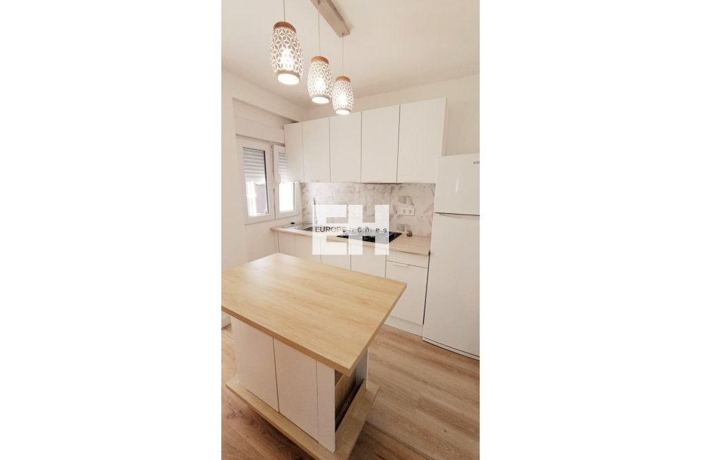 Wiederverkauf - Wohnung - Torrevieja - Centro