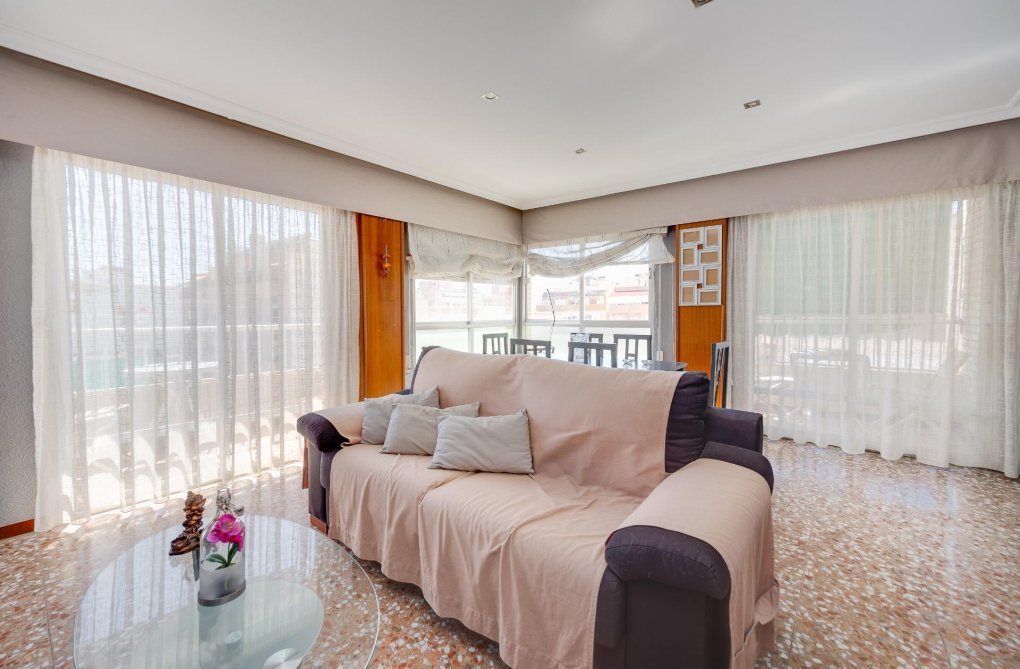 Wiederverkauf - Wohnung - Torrevieja - Centro