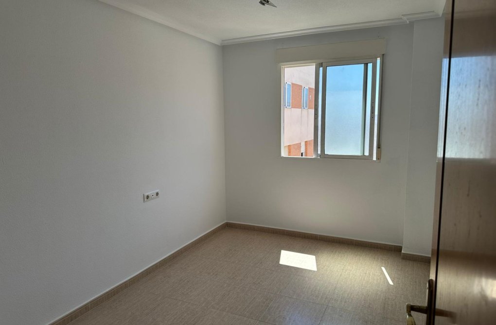 Wiederverkauf - Wohnung - Torrevieja - Centro