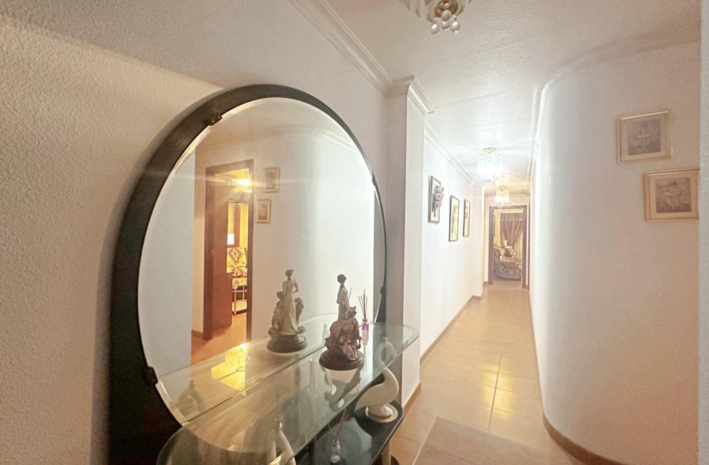 Wiederverkauf - Wohnung - Torrevieja - Centro
