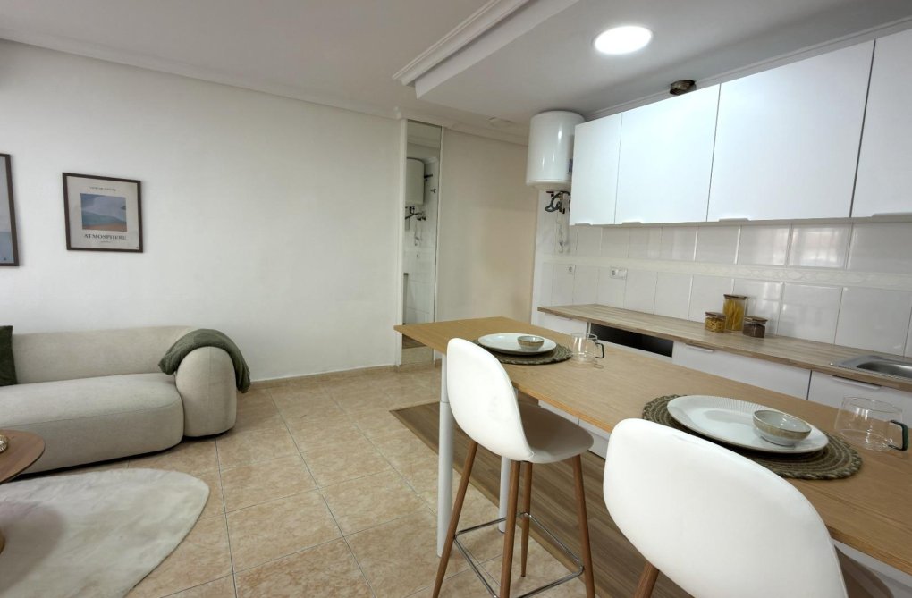 Wiederverkauf - Wohnung - Torrevieja - Habaneras