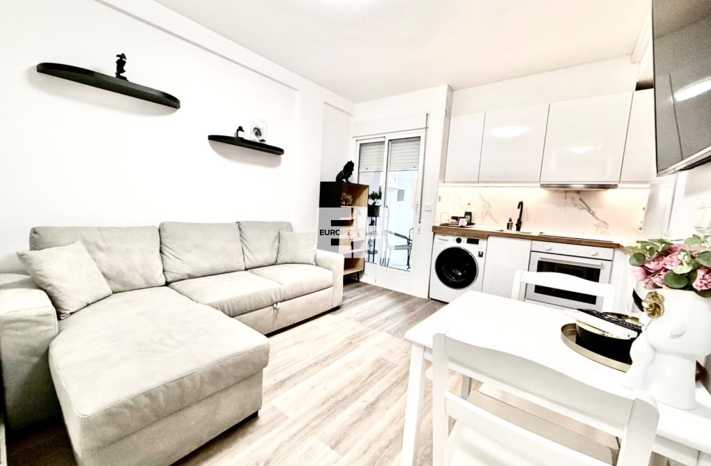 Wiederverkauf - Wohnung - Torrevieja - La Mata Pueblo