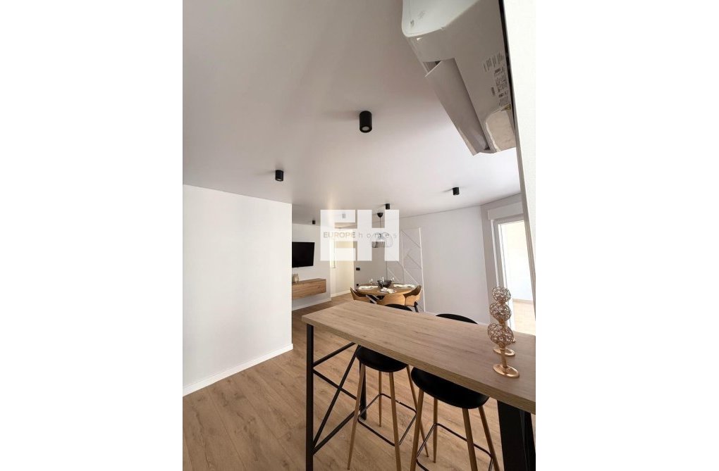 Wiederverkauf - Wohnung - Torrevieja - Paseo Maritimo