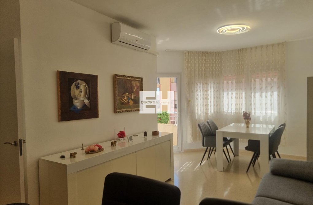 Wiederverkauf - Wohnung - Torrevieja - Playa de los Locos
