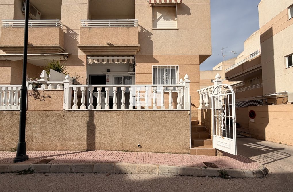 Wiederverkauf - Wohnung - Torrevieja - Urb. Calas Blancas III