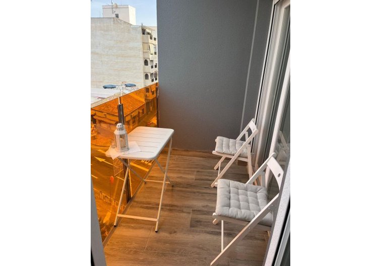 Wohnung - Wiederverkauf - Torrevieja - Centro