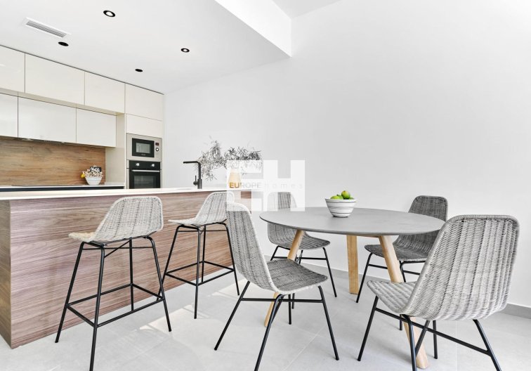 Obra Nueva - Bungalow en planta baja - Torrevieja - Villa Amalia