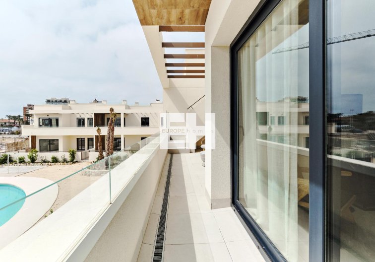 Obra Nueva - Bungalow en planta alta - Torrevieja - Villa Amalia