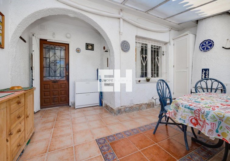 Segunda mano - villa - Torrevieja - Calas Blanca