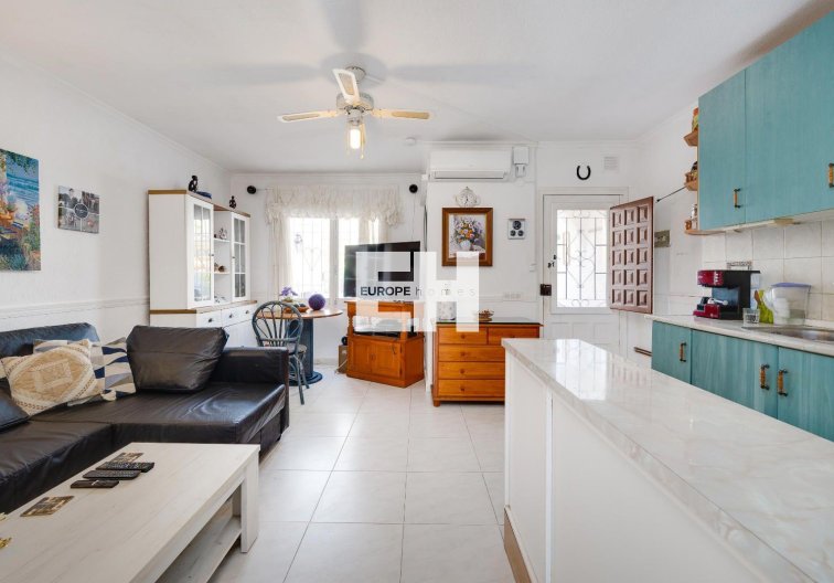 Segunda mano - villa - Torrevieja - Calas Blanca