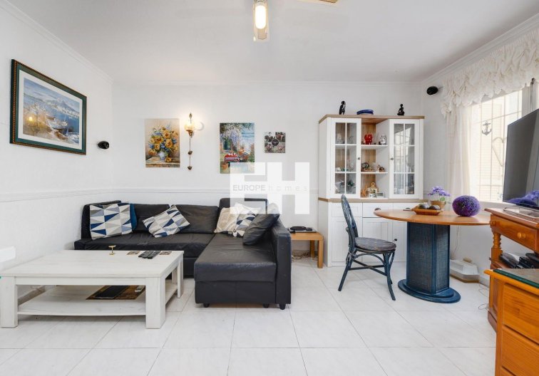 Segunda mano - villa - Torrevieja - Calas Blanca