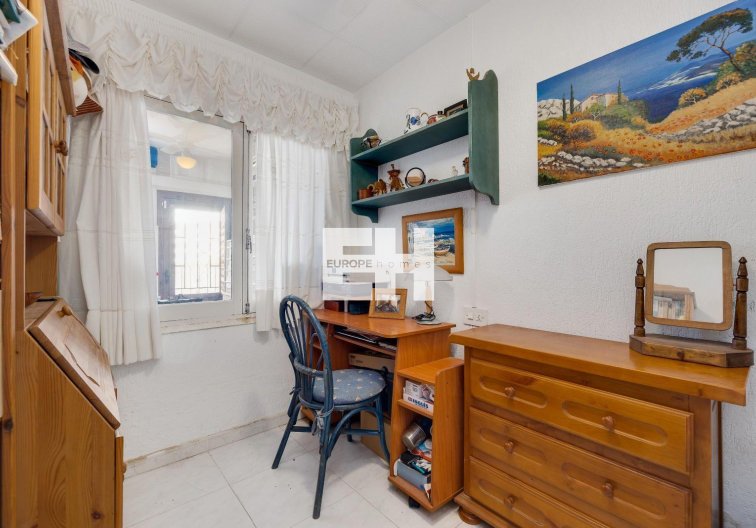 Segunda mano - villa - Torrevieja - Calas Blanca