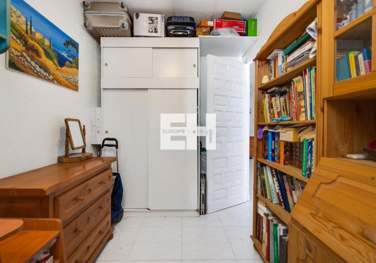 Segunda mano - villa - Torrevieja - Calas Blanca