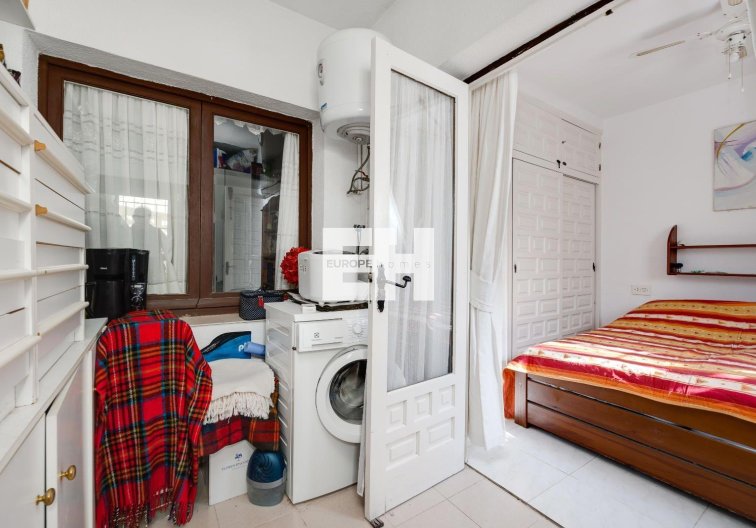 Segunda mano - villa - Torrevieja - Calas Blanca