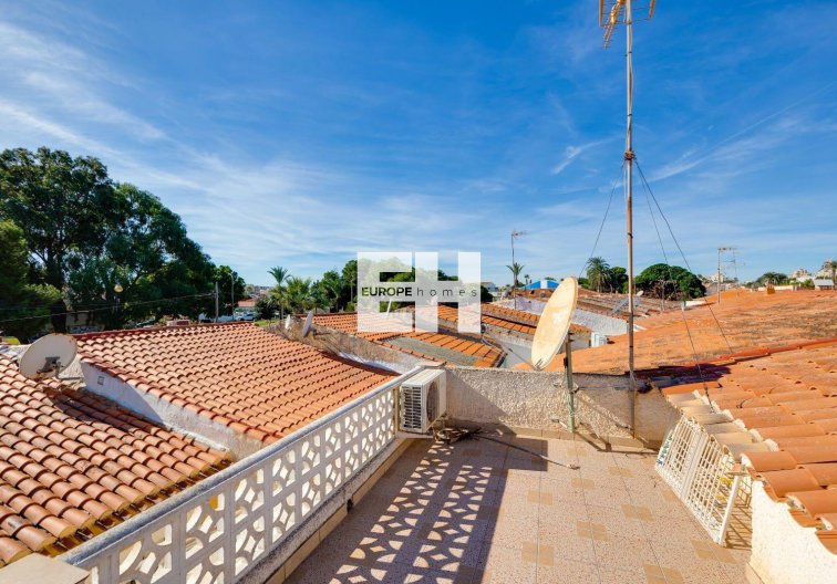 Segunda mano - villa - Torrevieja - Calas Blanca